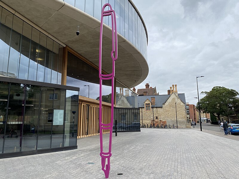 File:Oxford pink pen monument 4.jpg