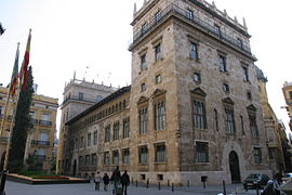 El Palau des de la Plaça de Manises I.