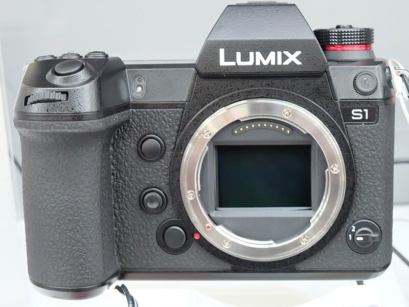 File:Panasonic Lumix DC-S1 27 Mar 2019e.jpg