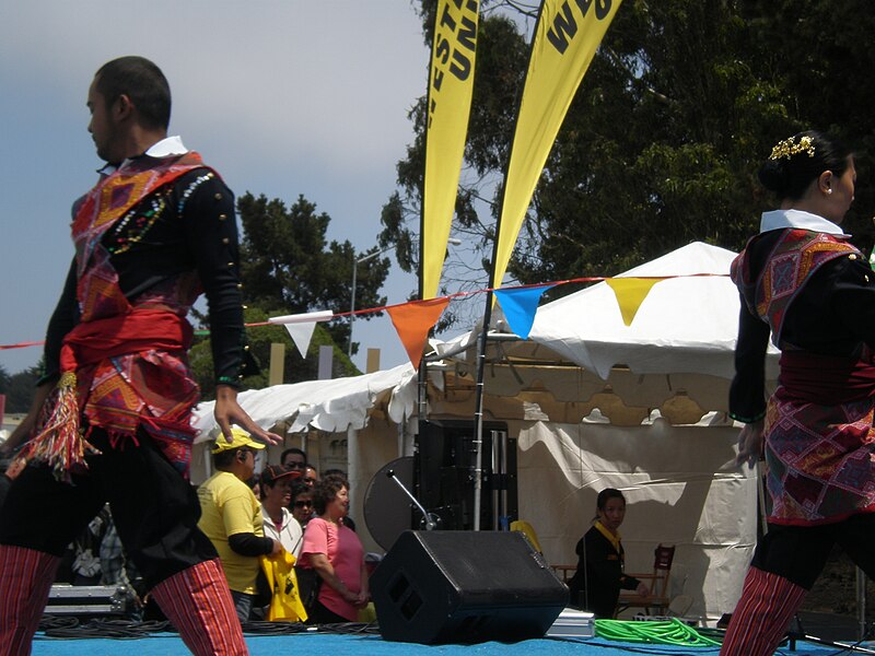 File:Parangal Dance Co. performing Pangalay at 14th AF-AFC 3.JPG