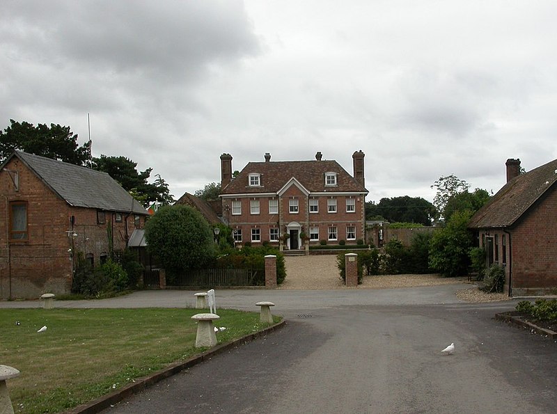 File:Parley Manor - geograph.org.uk - 1968068.jpg