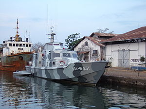 Patrol boat Port of Cirebon.jpg