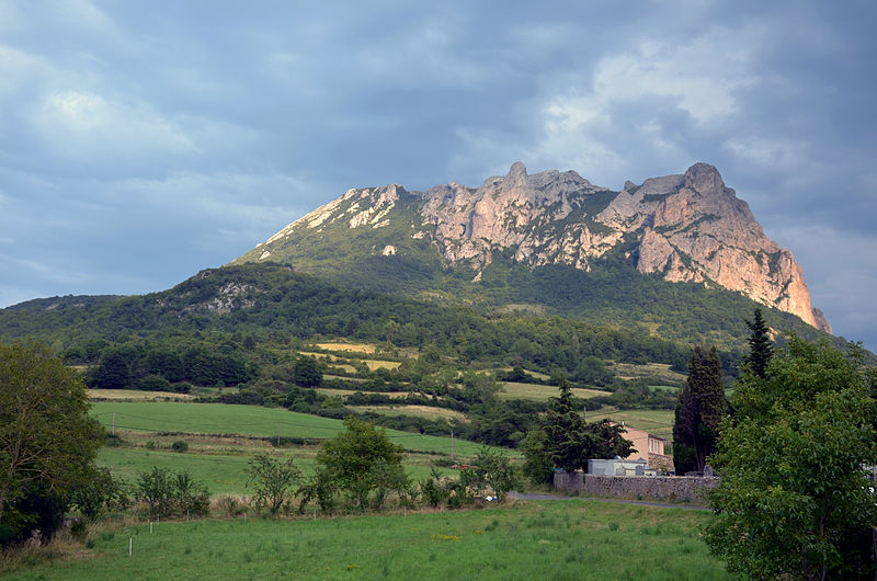 File:Pech de Bugarach 27072014 03.jpg