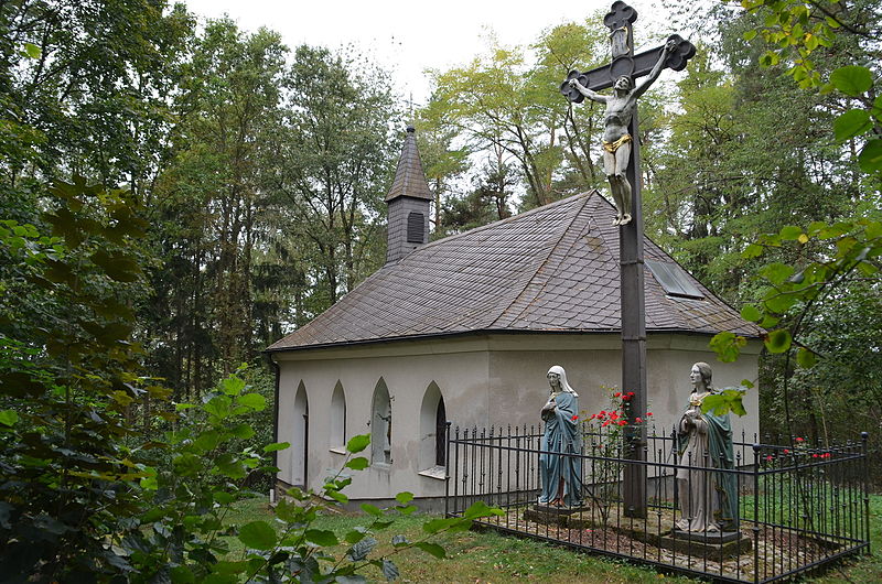 File:Pemfling Kalvarienbergkapelle.jpg