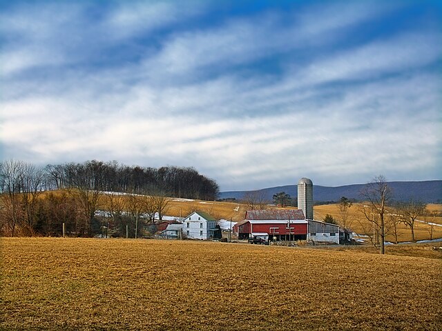 Hartspring Farms, a farm in Perry Township