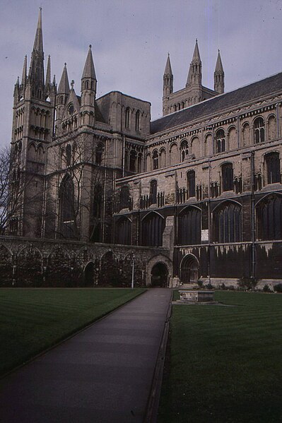 File:Peterborough cathedral, across the former cloister - geograph.org.uk - 3796783.jpg