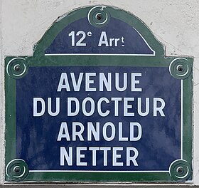 Voir la plaque.