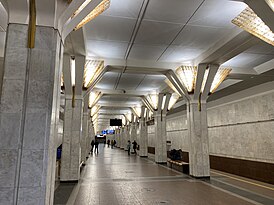 Plošča Pieramohi (Minsk Metro station) 2020 01.jpg