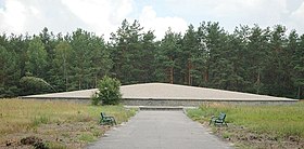 Polonia Sobibor - tabăra morții mausoleum.jpg