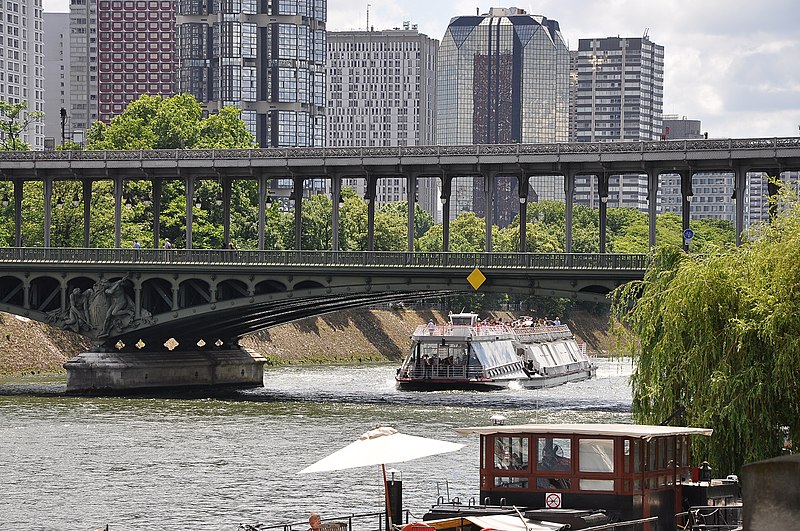 File:Pont de Bir-Hakeim Paris15e 001.JPG