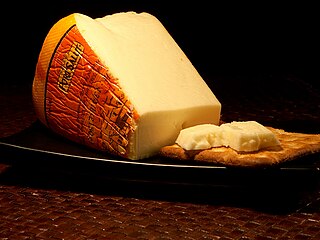 <span class="mw-page-title-main">Port Salut</span> Variety of French semi-soft cheese