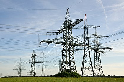 Transmissão de energia elétrica de alta potência, Roßtal, Alemanha. (definição 4 193 × 2 785)