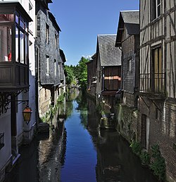 Risle canal Pont-Audemer.jpg