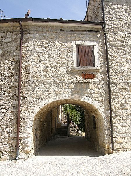 File:Roccacaramanico 005 (RaBoe).jpg