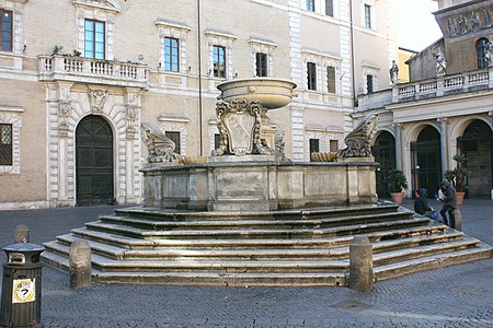 Fontana di Piazza di Santa Maria in Trastevere.