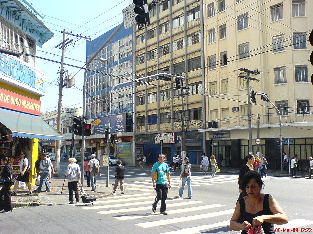 File:Rua Jose Paulino - Sao Paulo - panoramio.jpg - Wikimedia Commons