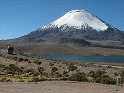 Ruta 11 - Lago Chungara - Volcan Parinacota.jpg