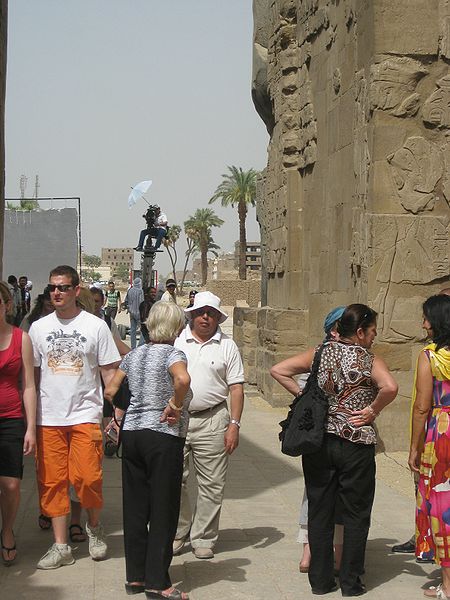 File:SFEC-LUXOR-FILMING-KHALED SALEH-201000410-008.JPG