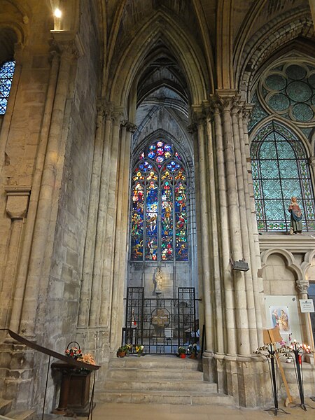 File:Saint-Denis (93), basilique Saint-Denis, chapelle au nord de la tribune d'orgue 2.JPG