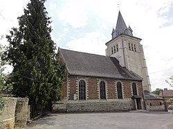 Saulzoir (Nord, Fr) église vue latérale.JPG