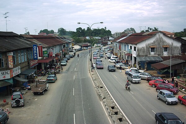 The scene of Skudai Highway passing the town of Senai.