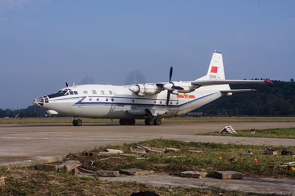 Y 8. Shaanxi y-8. Y8 самолет китайский. Китайский АН-12. Самолёт китайский y-8f-400.