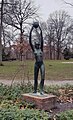 "Mädchen mit Ball", 1965, Stadtpark Lichtenberg, Berlin-Lichtenberg, Deutschland