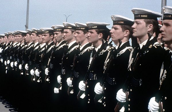 Soviet Navy enlisted personnel stand at attention (1982)