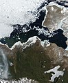Gambar satelit Utara Kanada ketika musim bunga pada tahun 2010.