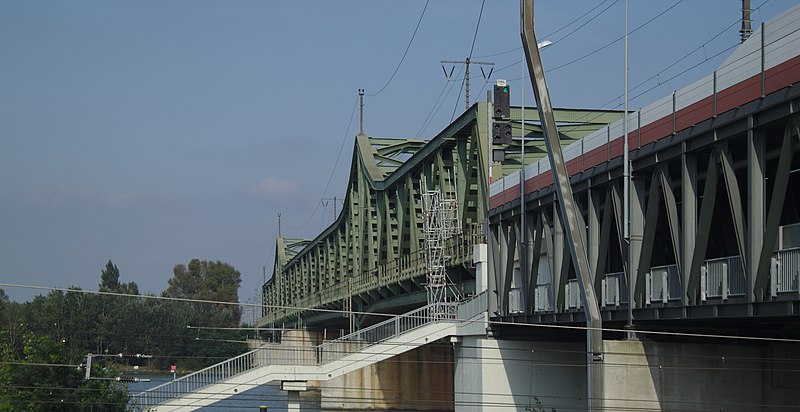 File:Stadlauer Donaubrücke der Ostbahn (11306) IMG 7474.jpg