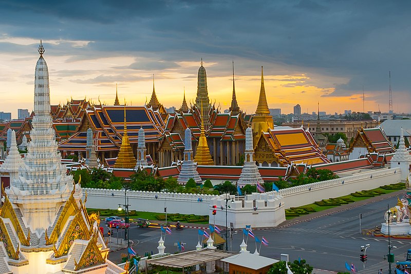 800px-Temple_of_the_Emerald_of_buddha_or_Wat_Phra_Kaew_%28cropped%29.jpg?profile=RESIZE_710x