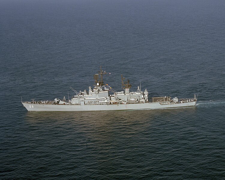 File:USS Belknap (CG-26) underway in the Mediterranean Sea on 1 July 1988 (6439607).jpg