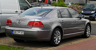 VW Phaeton 3.0 V6 TDI 4MOTION (2. Facelift) – Heckansicht, 10. August 2011, Düsseldorf