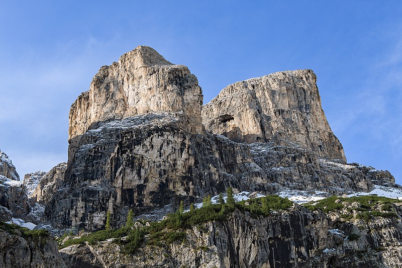 File:Val Setus - Torre Campideller - Sas dla Luesa.jpg