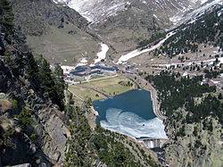 Valley with mountain resort, sanctuary and reservoir (Vall de Núria, 2008)