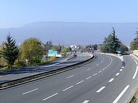 Vue de la VRU à l'extrémité sud de l’échangeur.