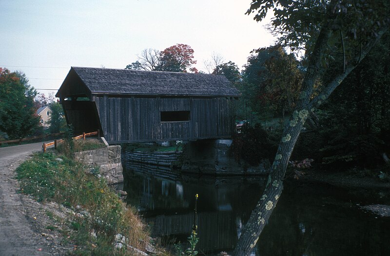 File:WARREN VILLAGE COVERED BRIDGE.jpg