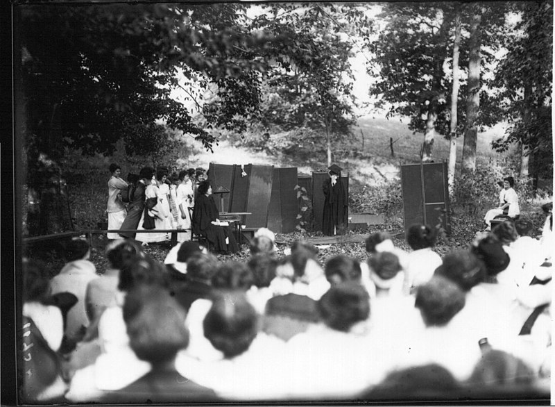 File:Western College on College Day 1912 (3191461316).jpg