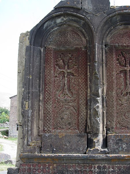 File:Yeghipatrush Double Crosstone3.JPG