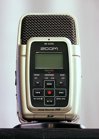 Portable digital audio recorder Zoom H2 (2010), for multiple-hour recordings with a sampling rate of up to 96 kilohertz with an audio bit depth of up to 24 bits