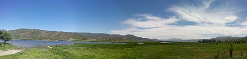 صورة بانورامية لبحيرة زريبار في فصل الربيع