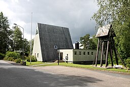 Kyrkan och klockstapeln