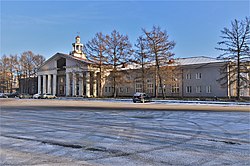 Вид на здание Казанского аэровокзала со стороны Аэровокзальной площади (ноябрь 2020)