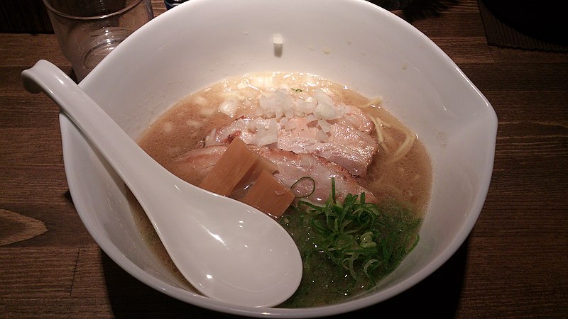 File:麺屋中野六角再び こくまろチャーシュー (8165493559).jpg