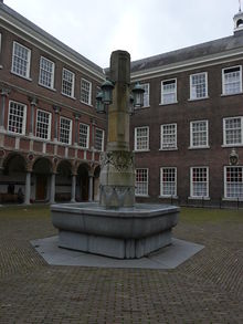 Plik:147Binnenplaats_Kasteel_van_Breda.JPG