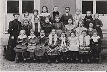 1906 Heuilley-cotton école de filles.jpg