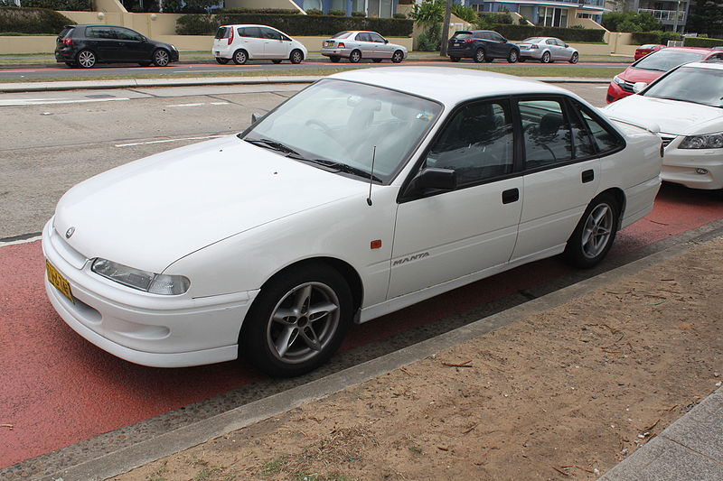 File:1995 HSV Manta (VS) 185i sedan (22813822354).jpg