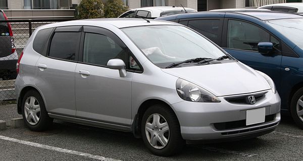 Honda Fit (Japan; pre-facelift)