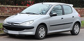 2002 Peugeot 206 LX 1.4 Front.jpg