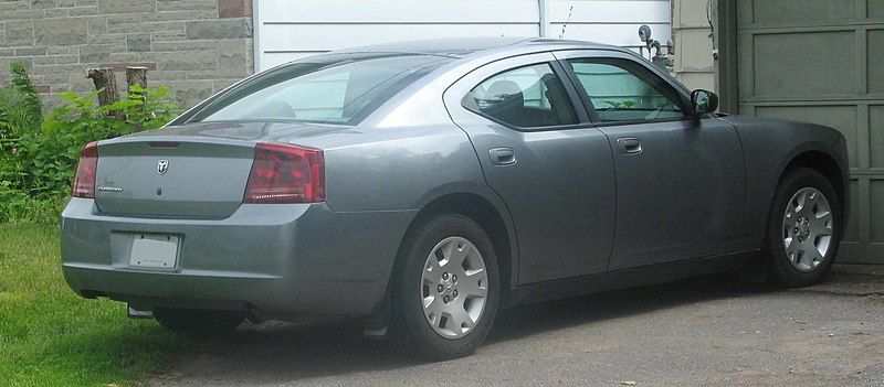 File:2007 Dodge Charger SE, Rear Right, 06-21-2020.jpg